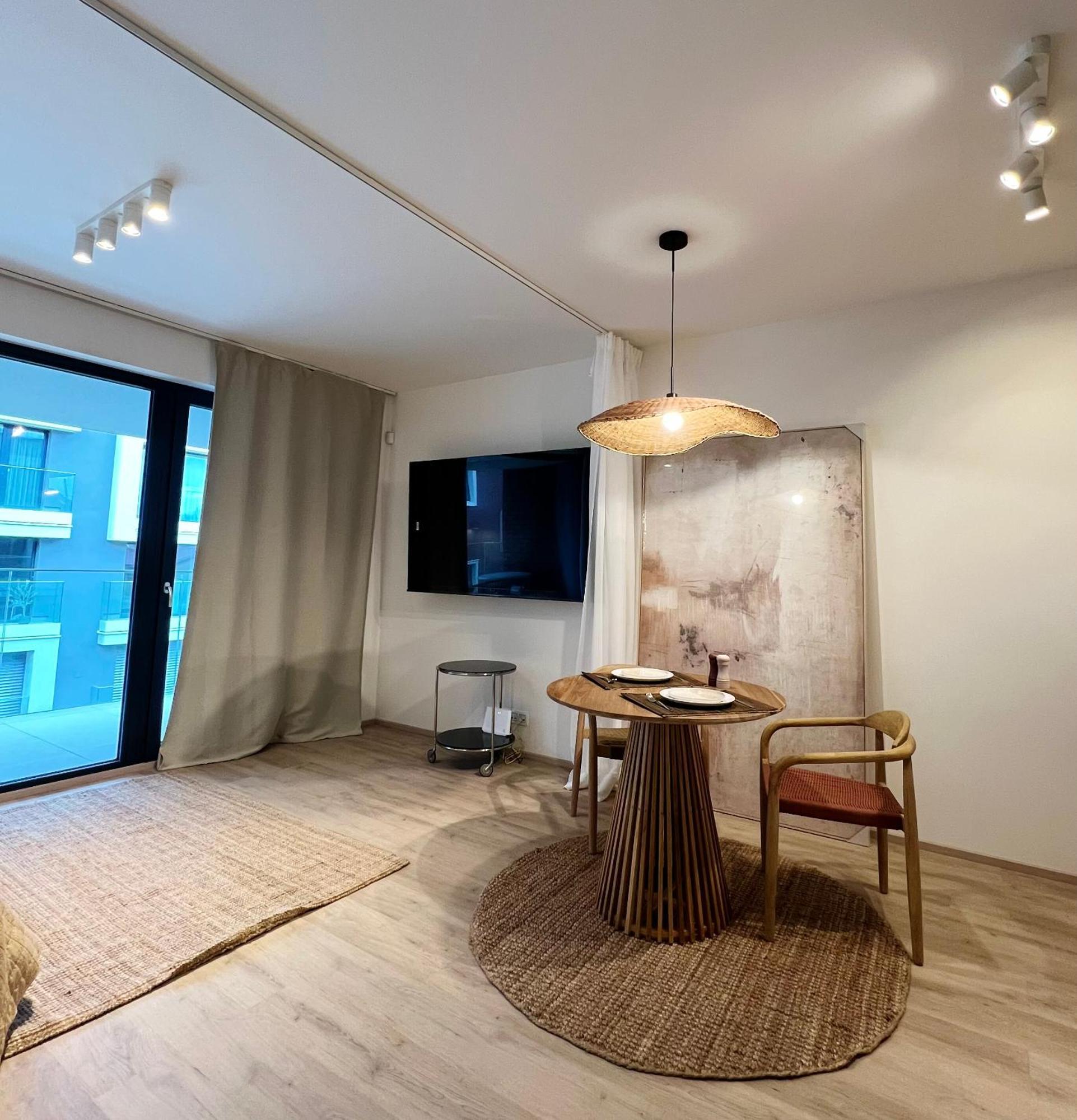 Japandi Pearl Designed Studio,parking ,aircon, O2 Apartamento